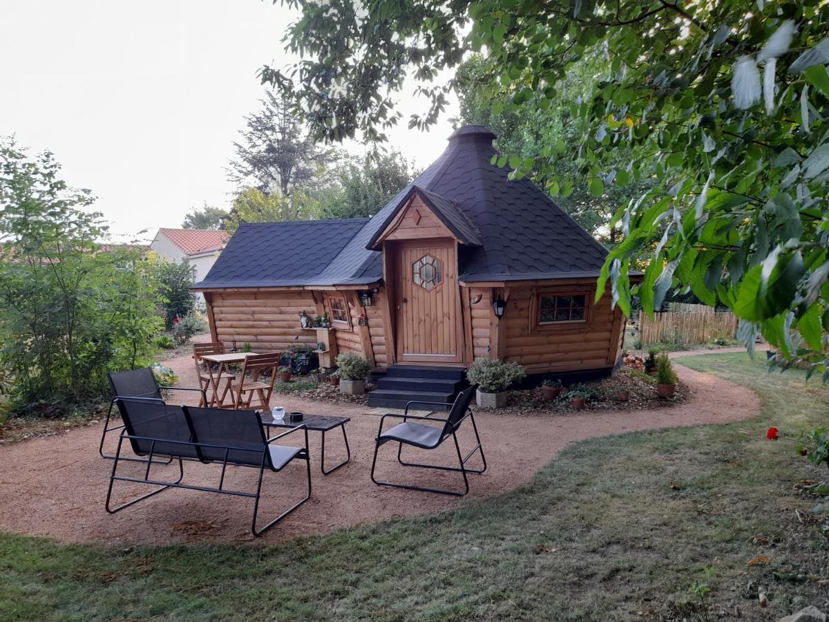 Hotel A L'Oree Du Cedre Pouzauges Zewnętrze zdjęcie